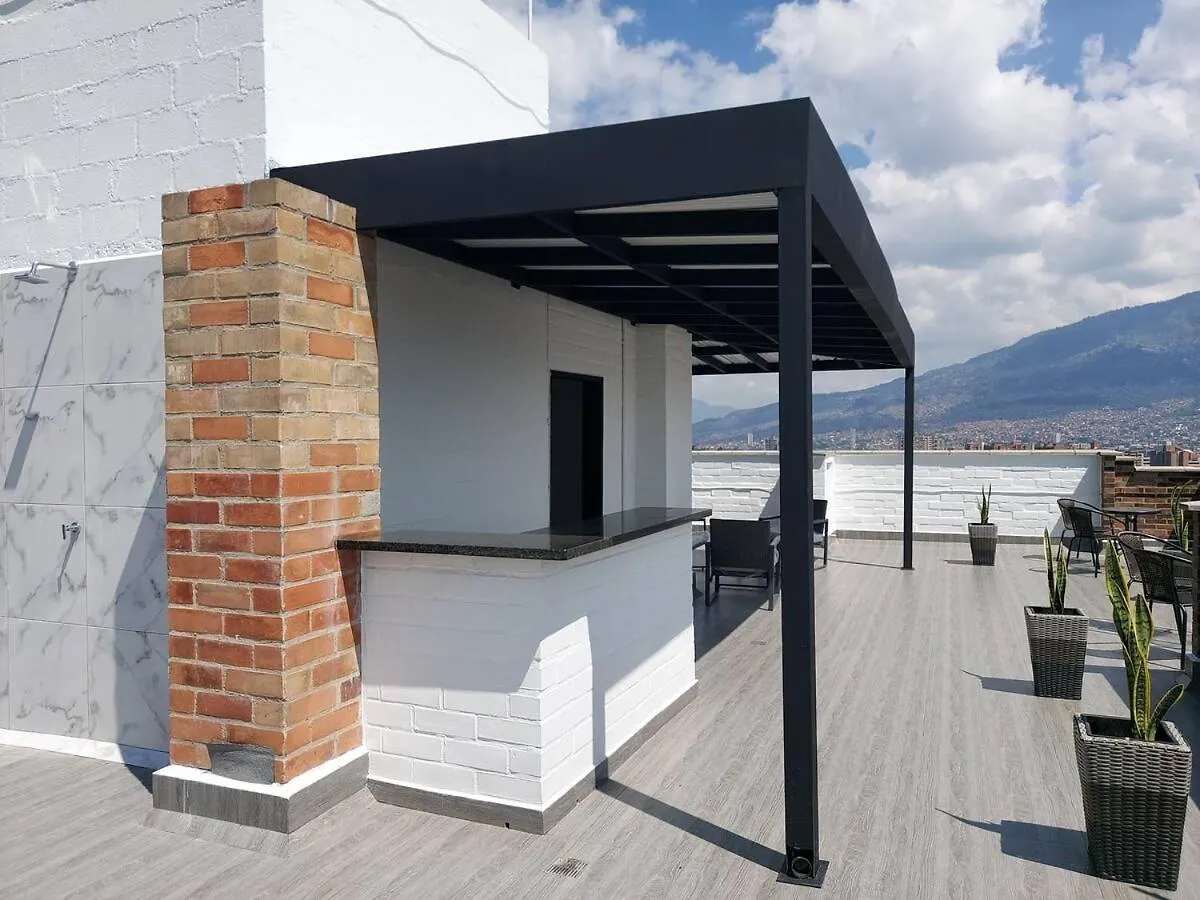 Laureles Penthouse, Jacuzzi-Rooftop Fun In The Sun Medellin Apartment