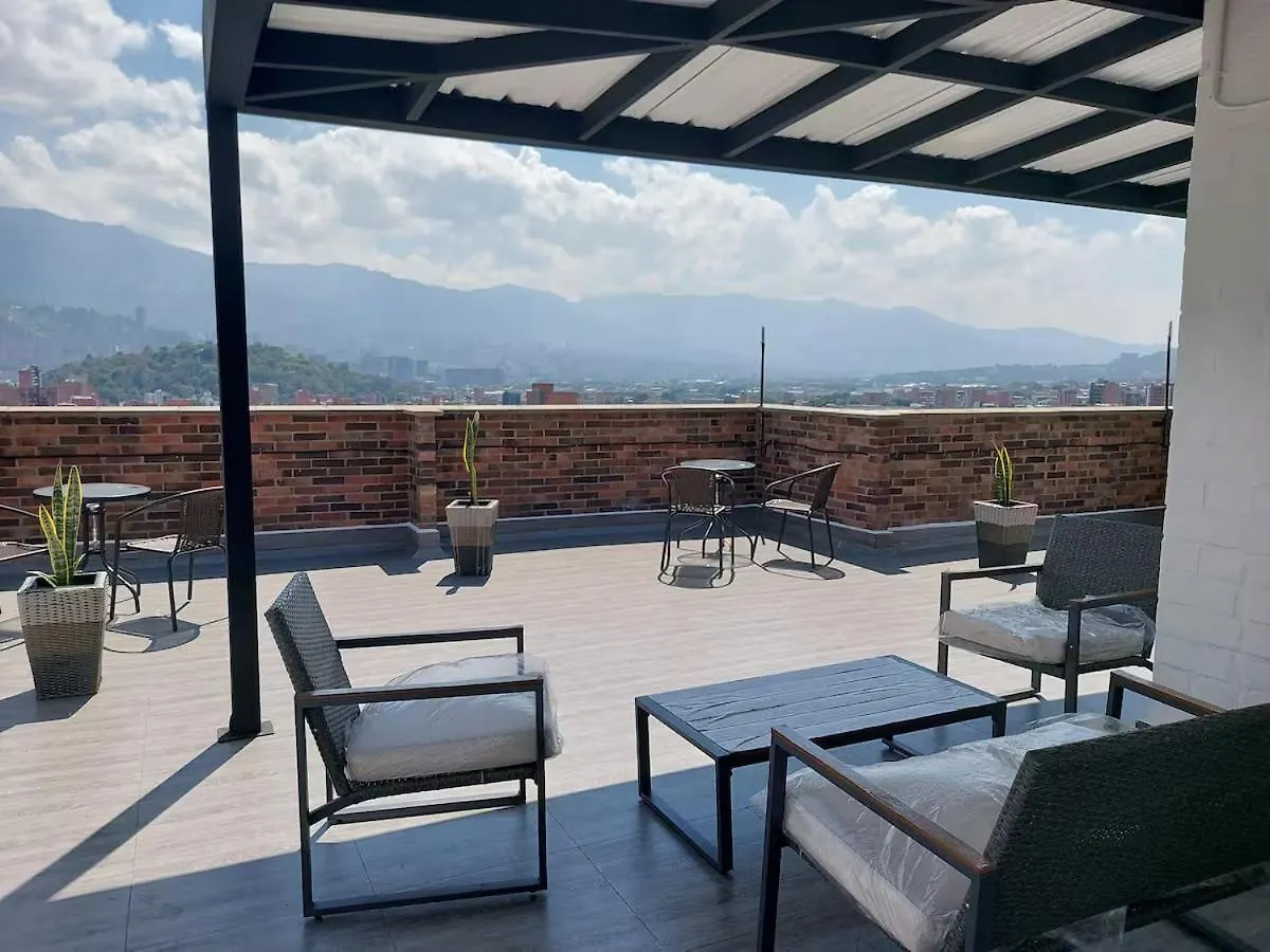Laureles Penthouse, Jacuzzi-Rooftop Fun In The Sun Medellin Apartment