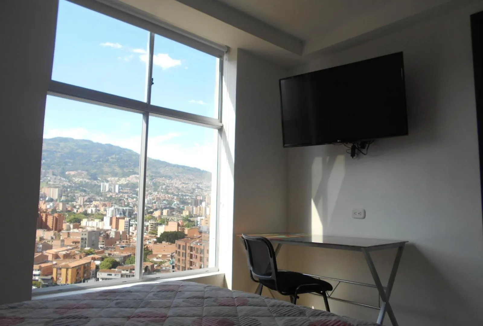 Laureles Penthouse, Jacuzzi-Rooftop Fun In The Sun Medellin Colombia